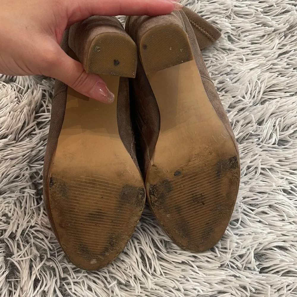 Steve Madden heeled booties. Size 7/12 - Picture 9 of 9